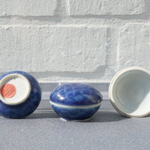 Eight Chinese blue and white covered boxes and four dragon wine cups, Hatcher cargo, Transitional period — photo 8
