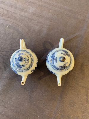 Eight Chinese blue and white cups, 14 saucers and four teapots, Kangxi/Qianlong — photo 22