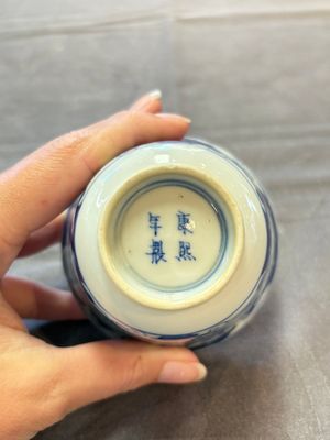 Eight Chinese blue and white cups and saucers, Kangxi mark, 19th C. — foto 46