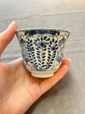 Eight Chinese blue and white cups and saucers, Kangxi mark, 19th C. — foto 48