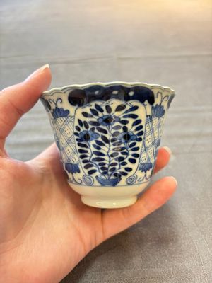 Eight Chinese blue and white cups and saucers, Kangxi mark, 19th C. — foto 53