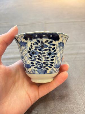 Eight Chinese blue and white cups and saucers, Kangxi mark, 19th C. — foto 55