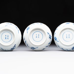 Eight Chinese blue and white cups and saucers, Kangxi mark, 19th C. — foto 15