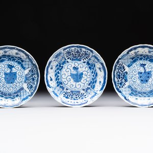 Eight Chinese blue and white cups and saucers, Kangxi mark, 19th C. — foto 16