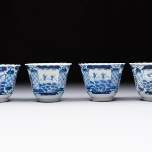 Eight Chinese blue and white cups and saucers, Kangxi mark, 19th C. — foto 2
