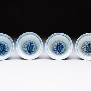 Eight Chinese blue and white cups and saucers, Kangxi mark, 19th C. — foto 6