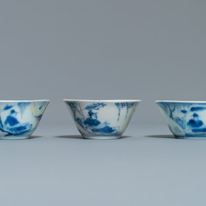 Eight Chinese blue and white cups and saucers, Kangxi/Qianlong — photo 13