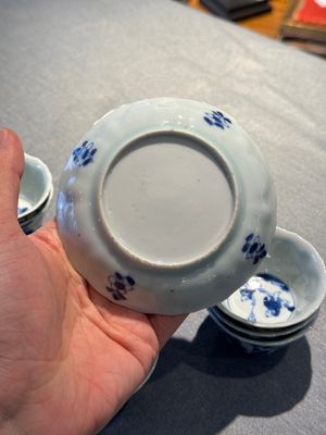 Eight Chinese blue and white 'kite flying boys' cups and saucers, Yongzheng — 照片 12