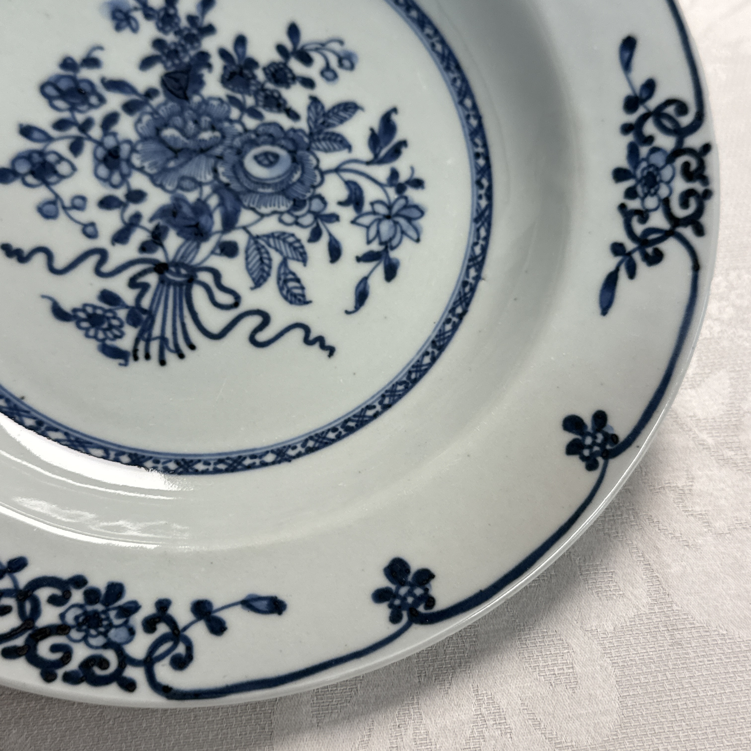 Eight Chinese blue and white plates and an Imari-style dish — photo 83