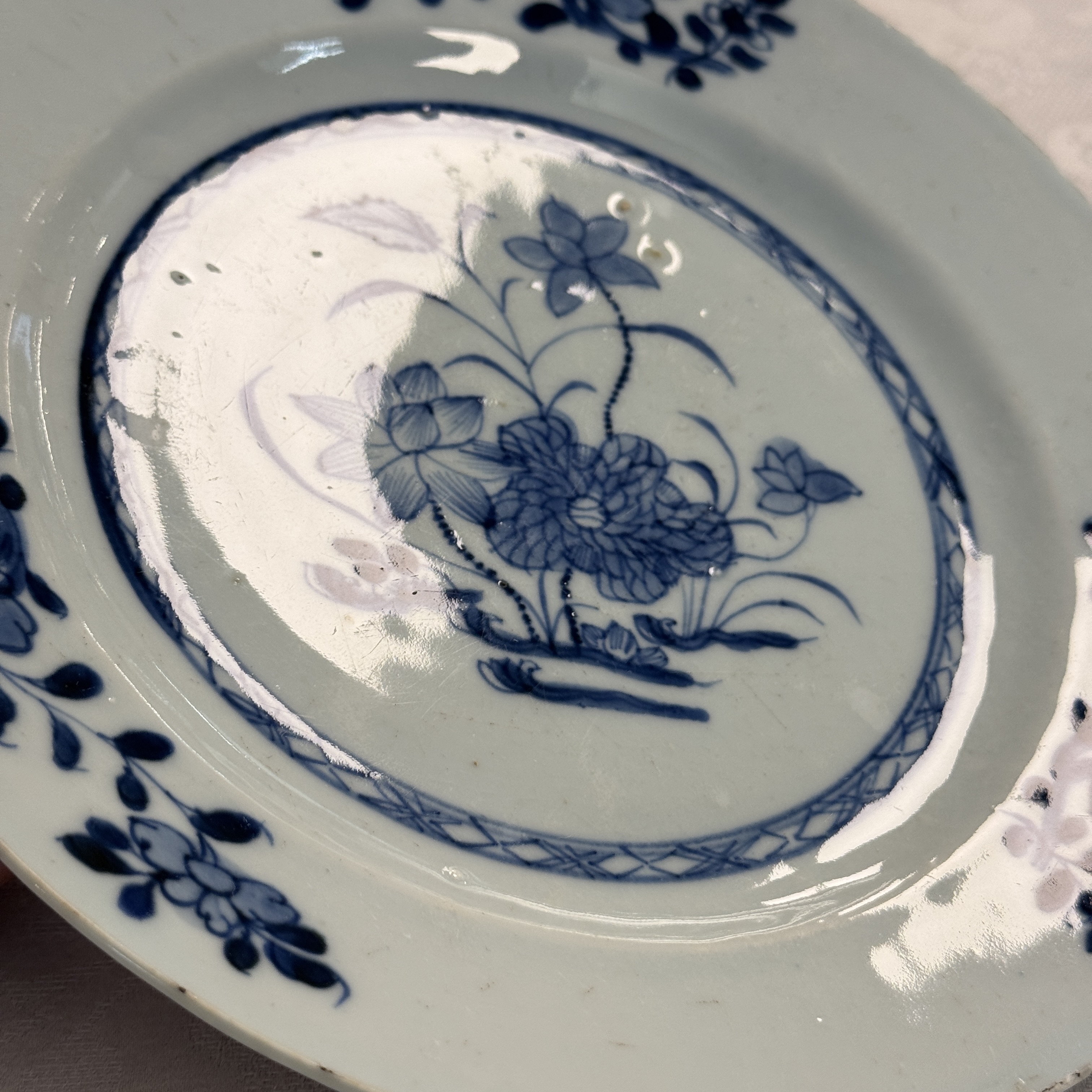 Eight Chinese blue and white plates and an Imari-style dish — photo 32