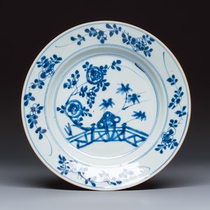 Eight Chinese blue and white plates and an Imari-style dish — photo 12