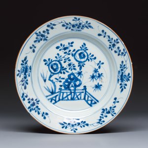 Eight Chinese blue and white plates and an Imari-style dish — photo 10