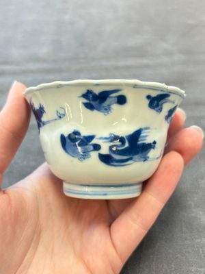 Eight Chinese blue, white and iron-red cups and twelve saucers, Kangxi/Yongzheng — 照片 13