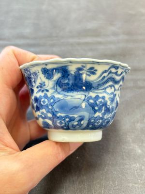 Eight Chinese blue, white and iron-red cups and twelve saucers, Kangxi/Yongzheng — 照片 19