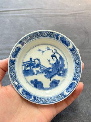 Eight Chinese blue, white and iron-red cups and twelve saucers, Kangxi/Yongzheng — 照片 5