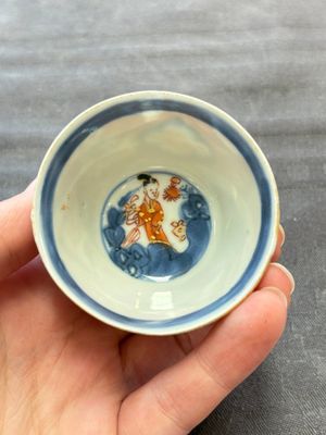Eight Chinese blue, white and iron-red cups and twelve saucers, Kangxi/Yongzheng — 照片 55