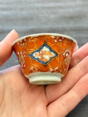 Eight Chinese blue, white and iron-red cups and twelve saucers, Kangxi/Yongzheng — 照片 63