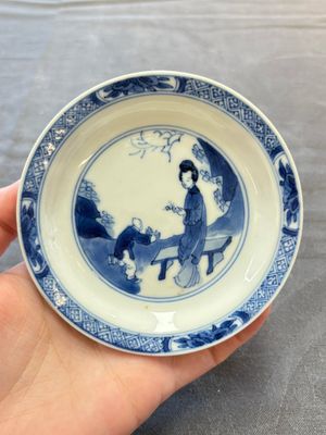 Eight Chinese blue, white and iron-red cups and twelve saucers, Kangxi/Yongzheng — 照片 7