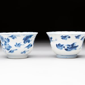 Eight Chinese blue, white and iron-red cups and twelve saucers, Kangxi/Yongzheng — 照片 8