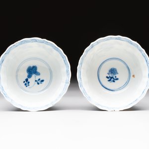 Eight Chinese blue, white and iron-red cups and twelve saucers, Kangxi/Yongzheng — 照片 10
