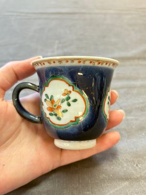 Eight Chinese blue, white, famille verte, and European-decorated wares, Kangxi/Qianlong — foto 15