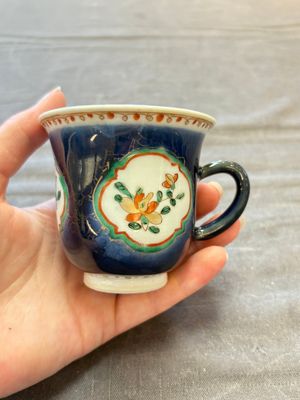 Eight Chinese blue, white, famille verte, and European-decorated wares, Kangxi/Qianlong — foto 17