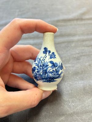 Eight Chinese blue, white, famille verte, and European-decorated wares, Kangxi/Qianlong — foto 21
