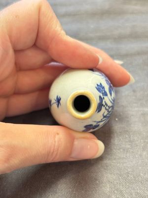 Eight Chinese blue, white, famille verte, and European-decorated wares, Kangxi/Qianlong — foto 25