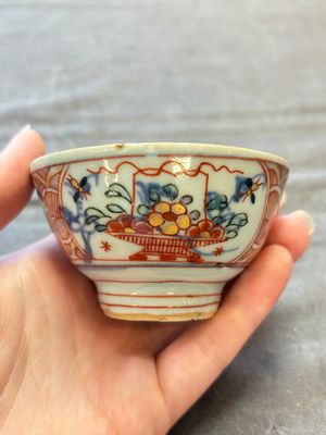 Eight Chinese blue, white, famille verte, and European-decorated wares, Kangxi/Qianlong — foto 3
