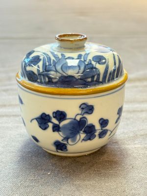 Eight Chinese blue, white, famille verte, and European-decorated wares, Kangxi/Qianlong — foto 33