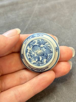 Eight Chinese blue, white, famille verte, and European-decorated wares, Kangxi/Qianlong — foto 43