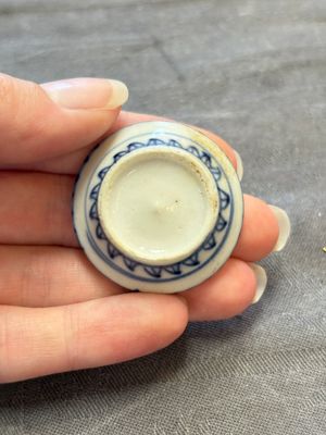 Eight Chinese blue, white, famille verte, and European-decorated wares, Kangxi/Qianlong — foto 46