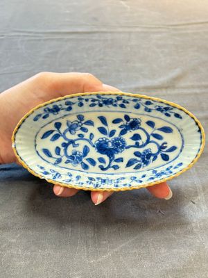 Eight Chinese blue, white, famille verte, and European-decorated wares, Kangxi/Qianlong — foto 9