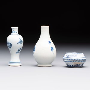 Eight Chinese blue, white, famille verte, and European-decorated wares, Kangxi/Qianlong — foto 12