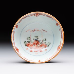 Eight Chinese blue, white, famille verte, and European-decorated wares, Kangxi/Qianlong — foto 20