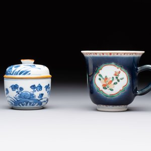 Eight Chinese blue, white, famille verte, and European-decorated wares, Kangxi/Qianlong — foto 4