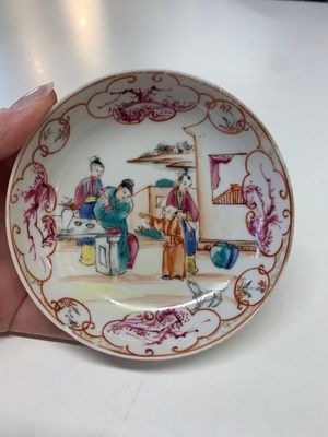 Eight Chinese Canton famille rose cups, 14 saucers and a teapot, Qianlong — photo 3