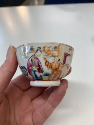 Eight Chinese Canton famille rose cups, 14 saucers and a teapot, Qianlong — photo 49