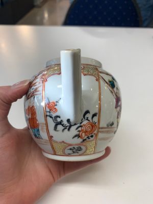 Eight Chinese Canton famille rose cups, 14 saucers and a teapot, Qianlong — photo 81