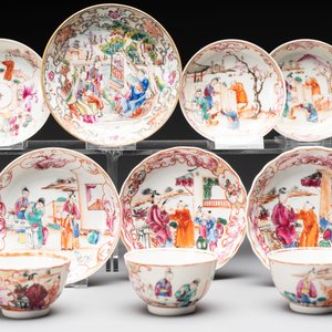 Eight Chinese Canton famille rose cups, 14 saucers and a teapot, Qianlong — photo 3