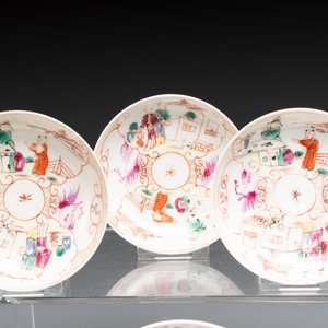 Eight Chinese Canton famille rose cups, 14 saucers and a teapot, Qianlong — photo 5