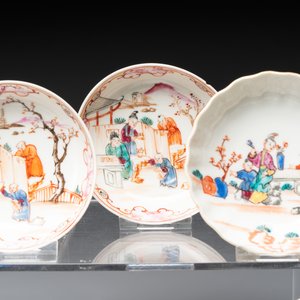 Eight Chinese Canton famille rose cups, 14 saucers and a teapot, Qianlong — photo 7