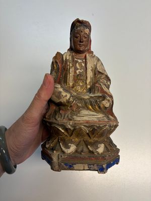 Eight Chinese carved wooden sculptures with traces of polychromy and gilding, 19th C. — photo 1