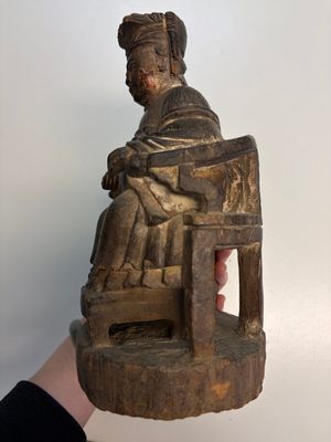 Eight Chinese carved wooden sculptures with traces of polychromy and gilding, 19th C. — photo 14