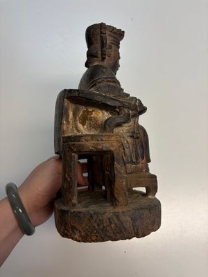Eight Chinese carved wooden sculptures with traces of polychromy and gilding, 19th C. — photo 16