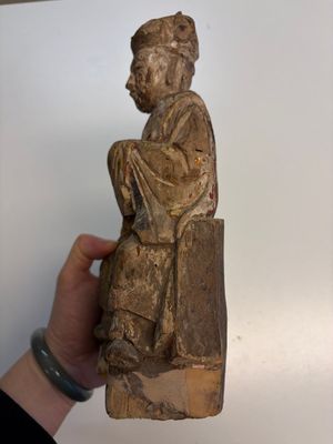 Eight Chinese carved wooden sculptures with traces of polychromy and gilding, 19th C. — photo 26