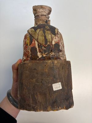 Eight Chinese carved wooden sculptures with traces of polychromy and gilding, 19th C. — photo 27