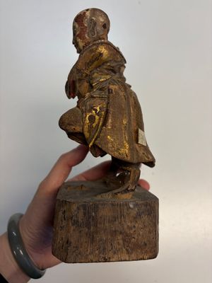 Eight Chinese carved wooden sculptures with traces of polychromy and gilding, 19th C. — photo 32