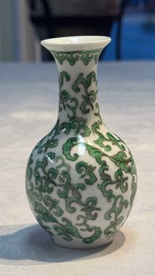 Eight Chinese famille rose and verte wares, 19/20th C. — 照片 52