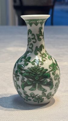 Eight Chinese famille rose and verte wares, 19/20th C. — 照片 53